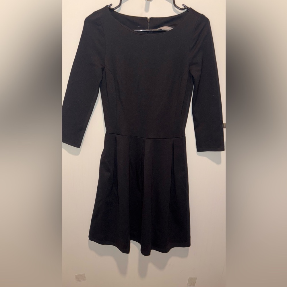 Banana Republic Black Sheath Dress Crew Neck 3/4 Sleeve